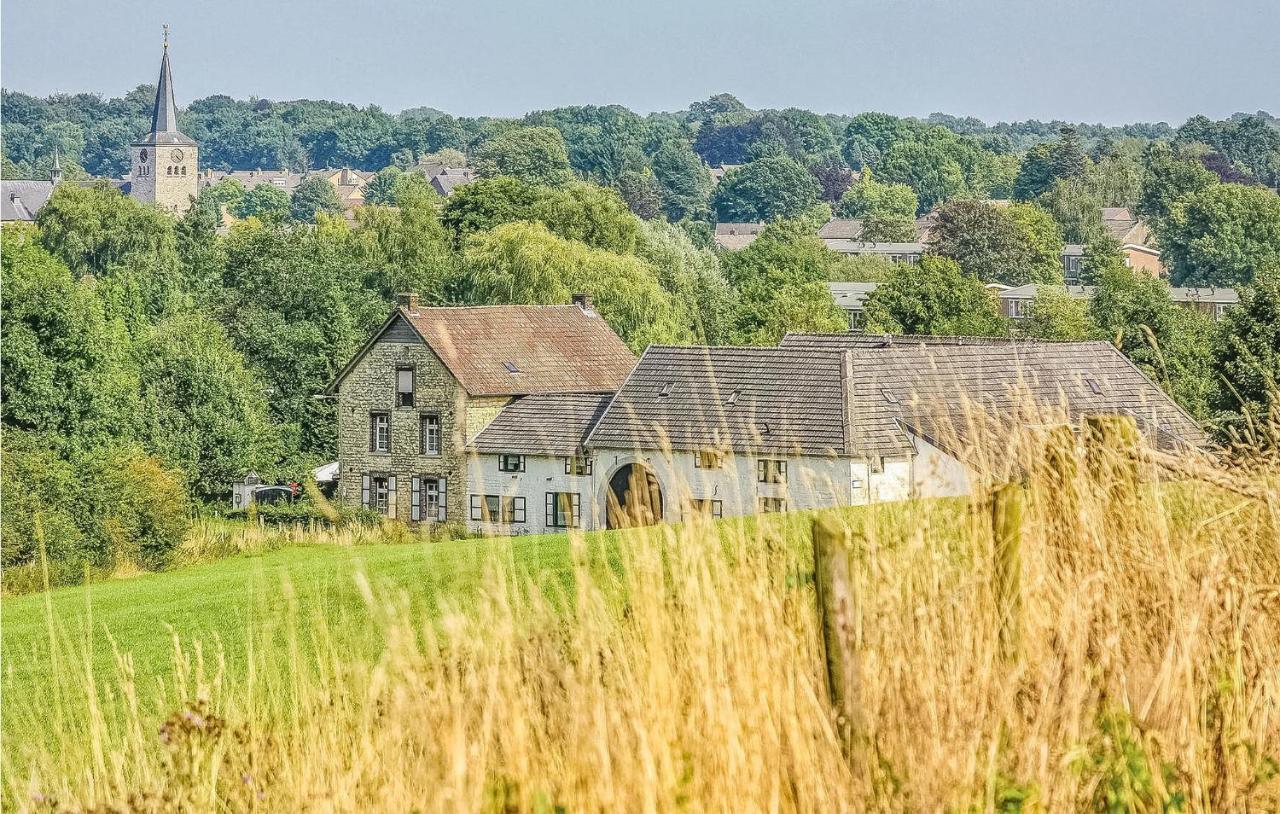 Awesome Home In Simpelveld With Kitchen エクステリア 写真